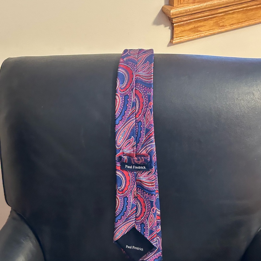 Dress tie